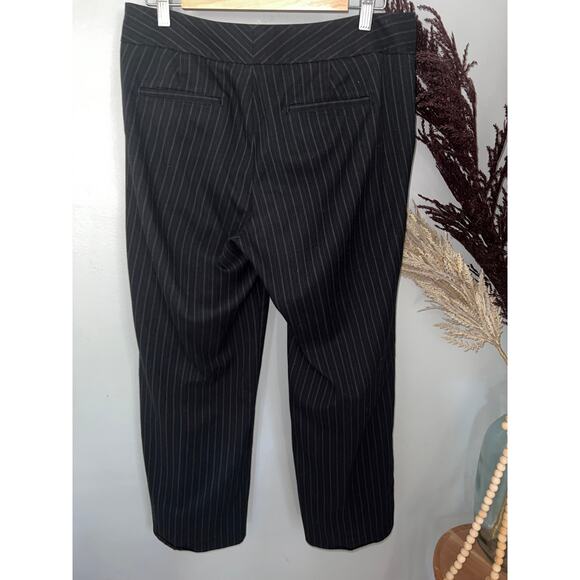 Dockers size 8 black pinstriped wide leg trousers mid rise curvy dress pants EUC - Picture 2 of 5